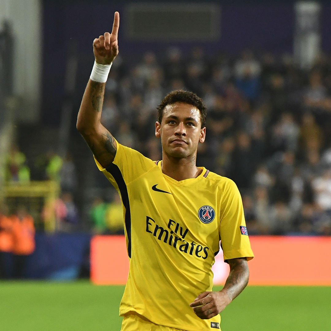 防守对抗中 防守对抗中